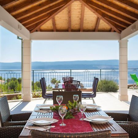 Beachfront Apartments Lara Omiš Extérieur photo