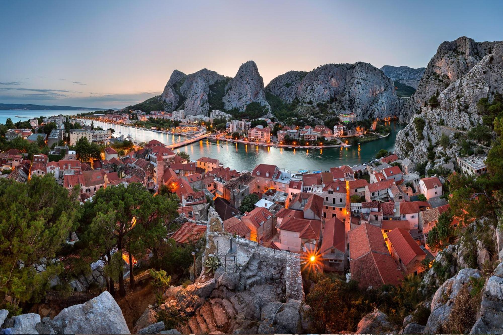 Beachfront Apartments Lara Omiš Extérieur photo