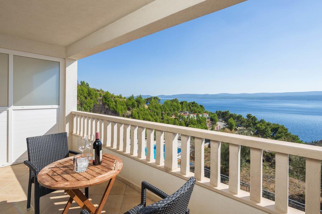 Beachfront Apartments Lara Omiš Extérieur photo