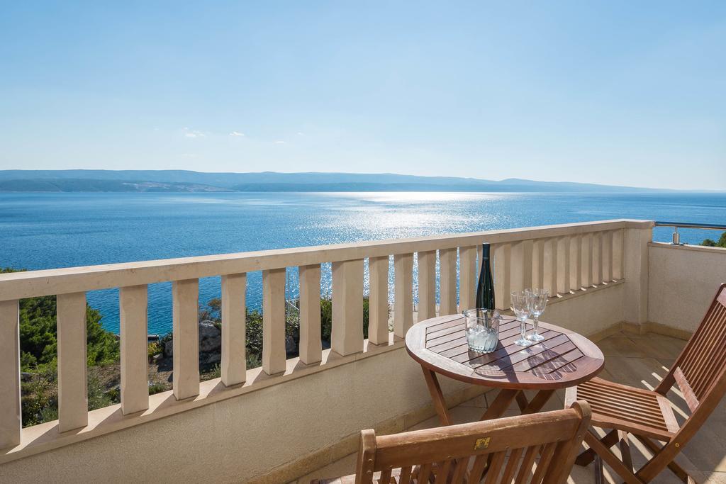 Beachfront Apartments Lara Omiš Extérieur photo