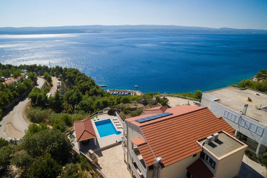Beachfront Apartments Lara Omiš Extérieur photo